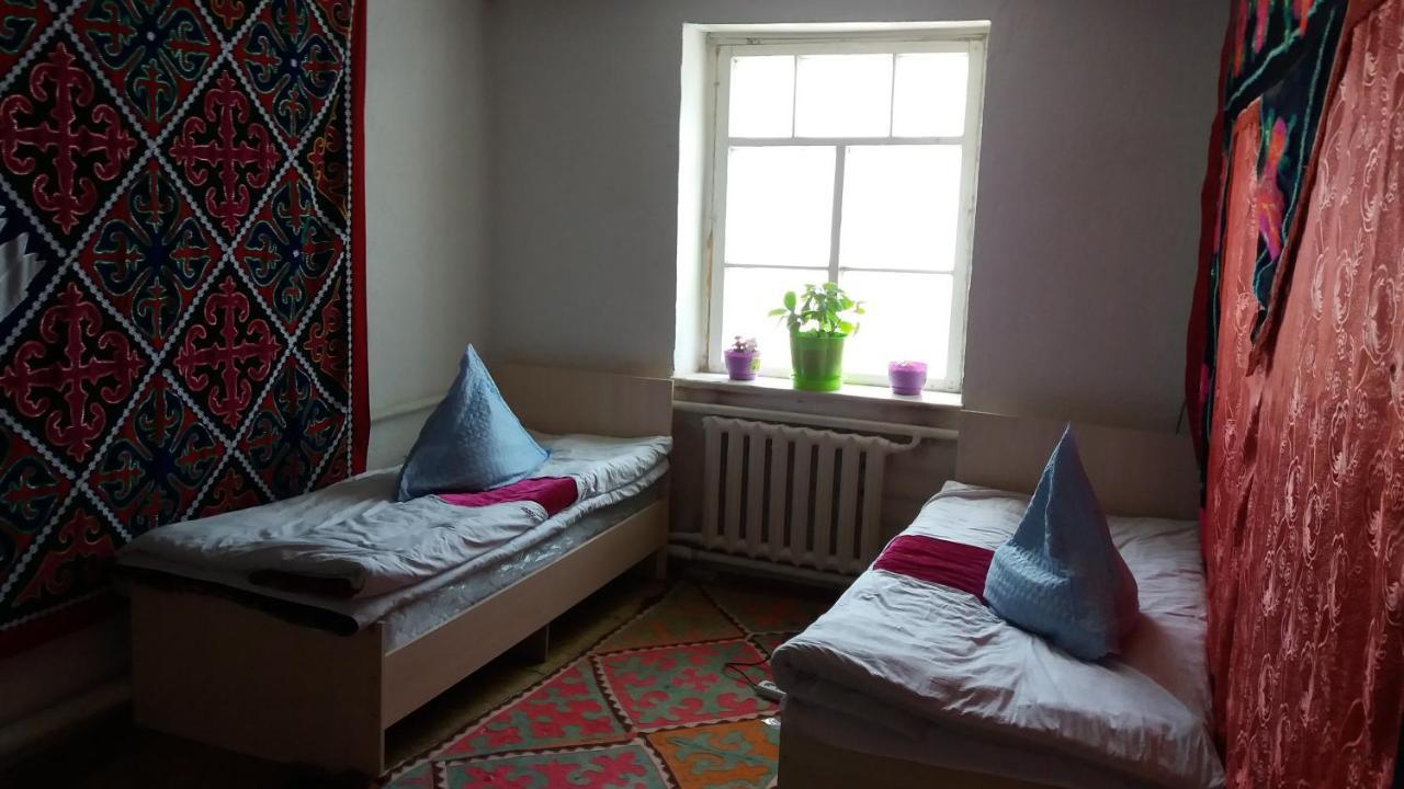 Happy Hostel In Kochkor Exteriér fotografie
